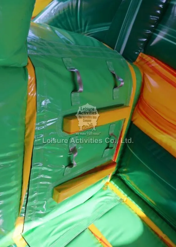 Small Inflatable Multiplay Football Bouncy Castles With Slide